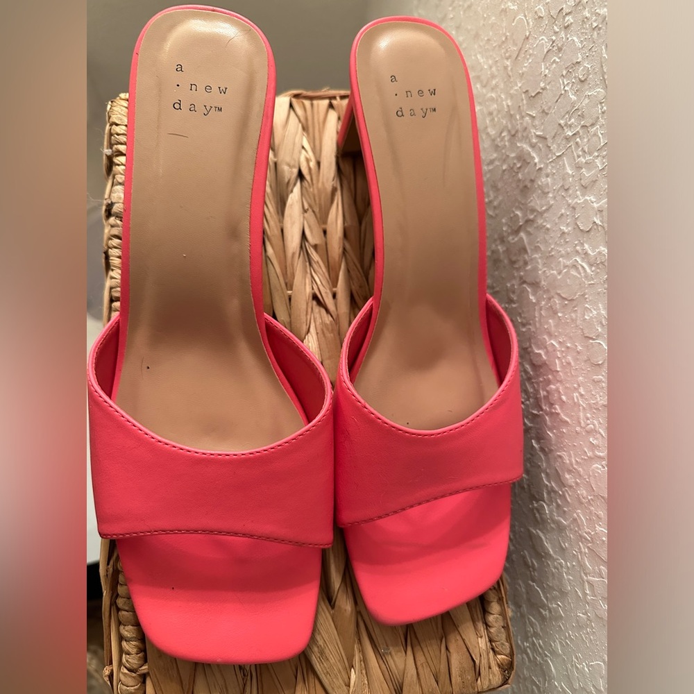 Size 11 Pink heels